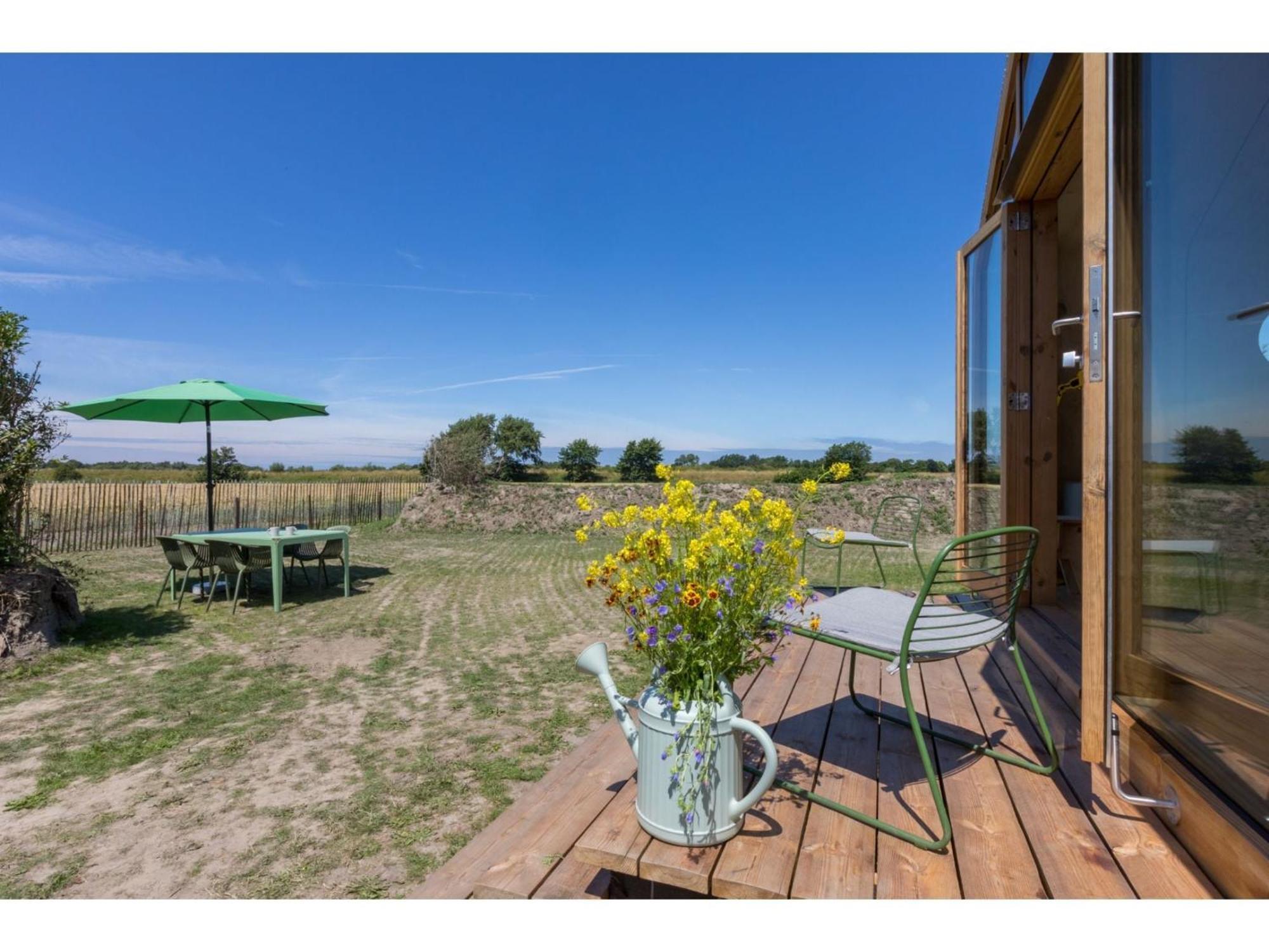 Superb Apartment Near The Beach In Vrouwenpolder Exterior foto